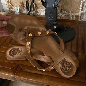 Tory Burch logo flip flop